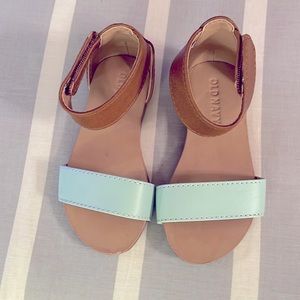 HP 🎉🥳 3/$15 Girls Sandals, Size 5
